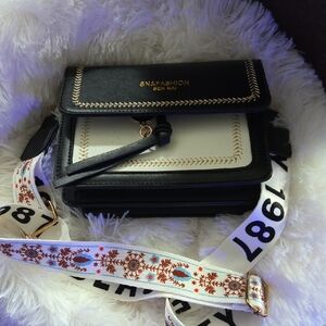 SN&FASHION SEN NAI Blackck and White Women's Bag New No Tag